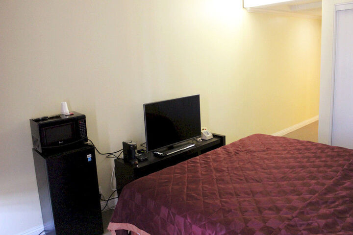 Room 4 of 11