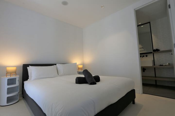 Room 3 of 23