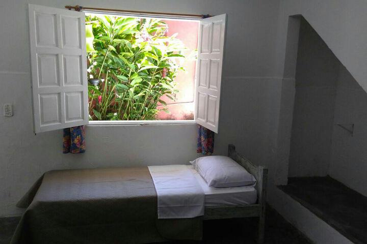 Room 17 of 37