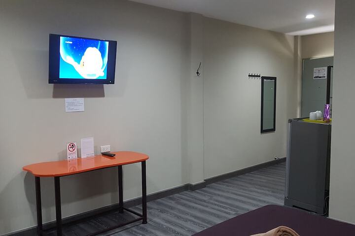 Room 8 of 25