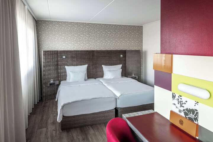 Room 7 of 26
