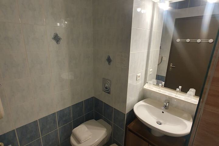 Room 30 of 55