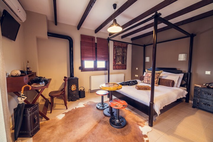 Room 3 of 22