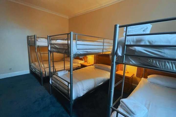 Room 12 of 18