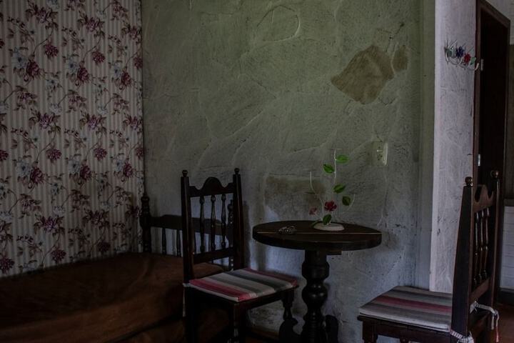 Room 11 of 46