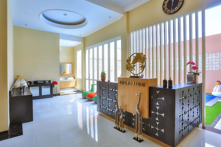 Room 5 of 9