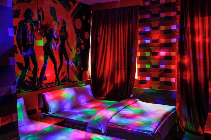 Room 11 of 18