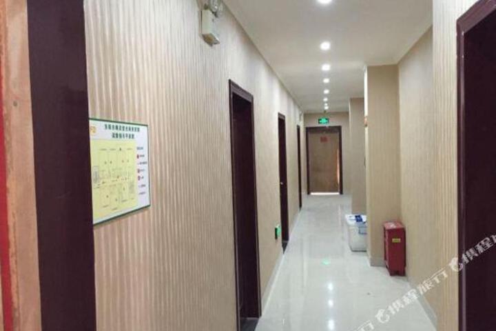 Yingguang Business Hotel