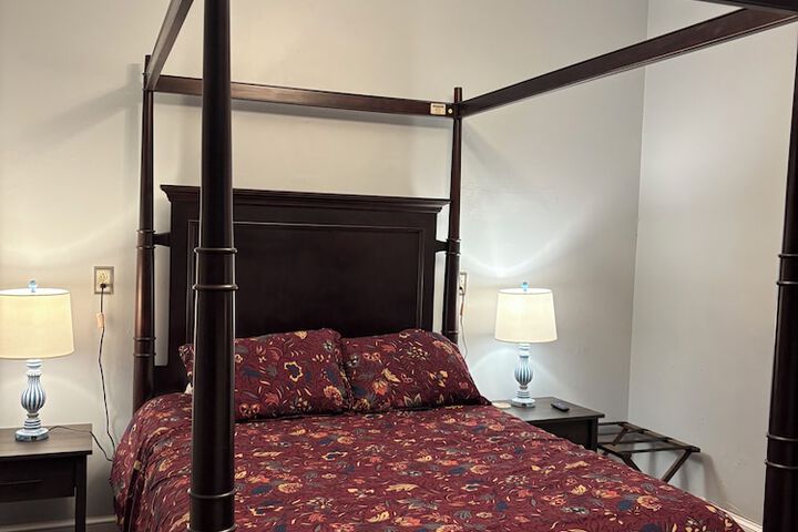 Room 19 of 48