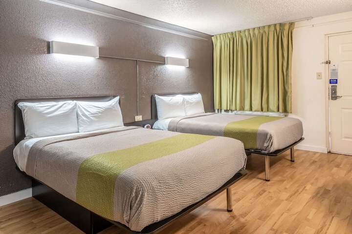 2 Double Beds (6 of 7)