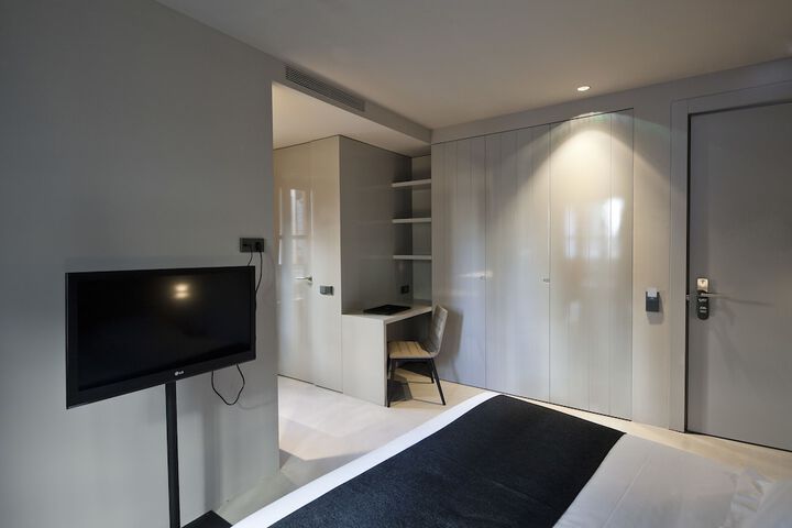 Room 6 of 75