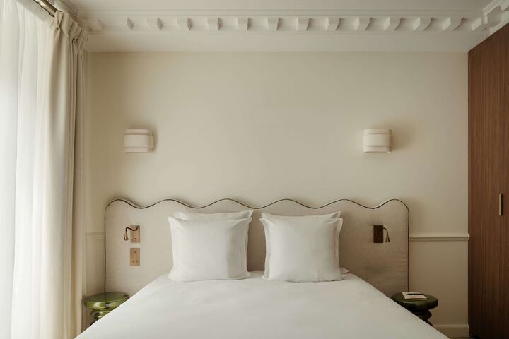 Room 15 of 62