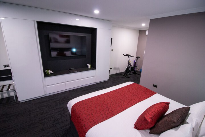 Room 19 of 42