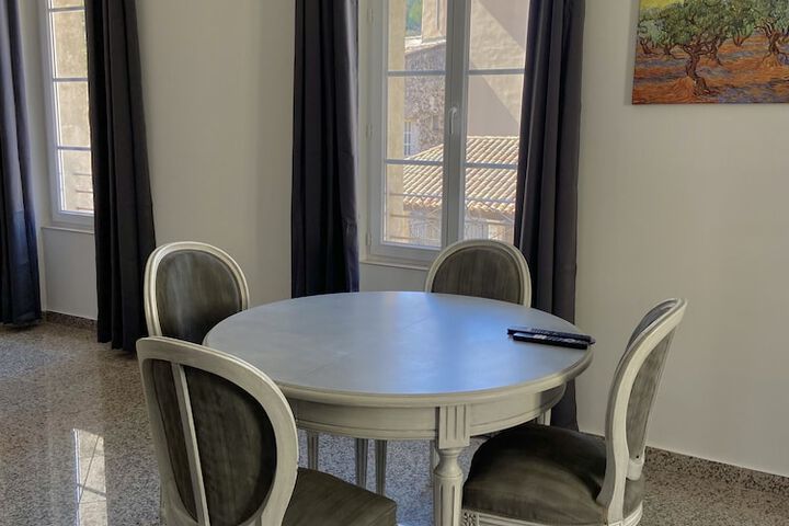 Room 50 of 81