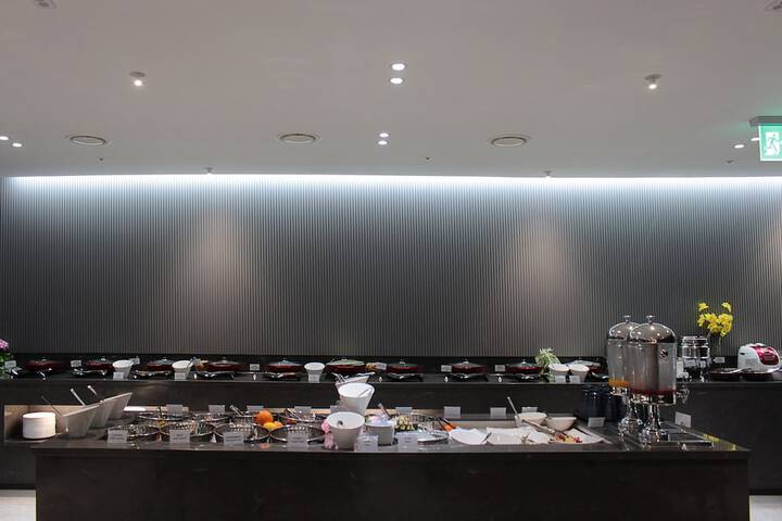 Dining 58 of 61