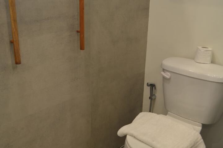Room 16 of 38