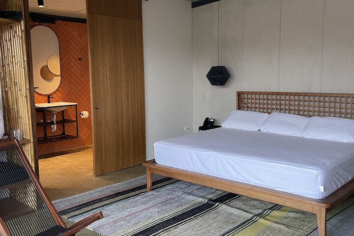 Room 7 of 125