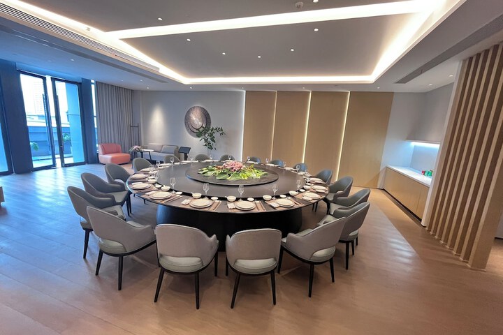 Dining 39 of 47