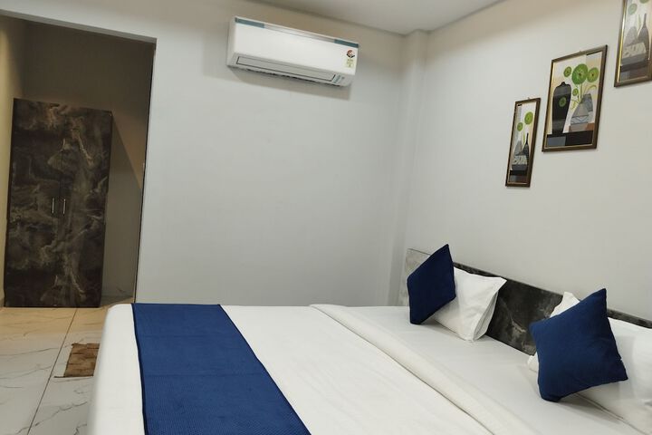 Room 10 of 24