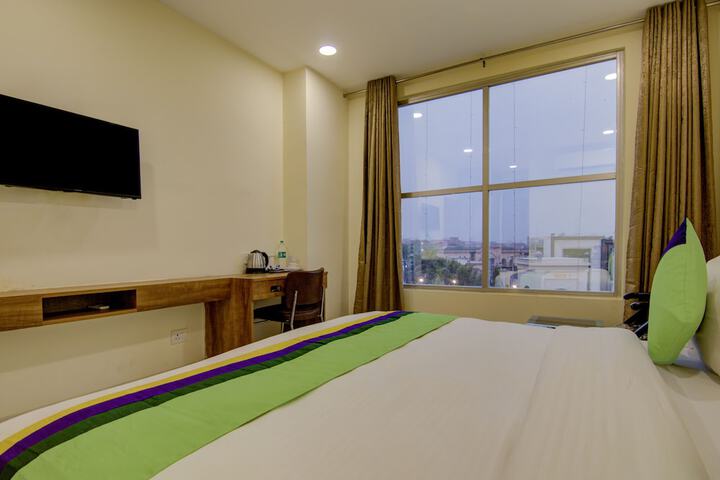 Room 19 of 38