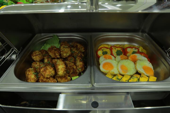 Dining 60 of 81