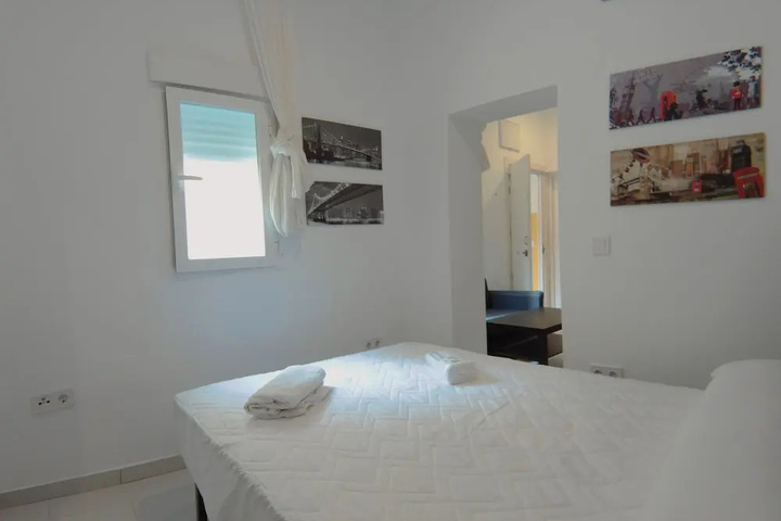 Room 3 of 12
