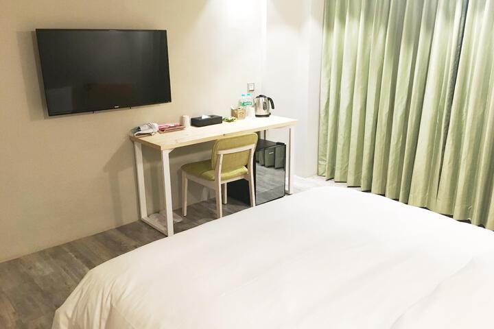 Room 9 of 9