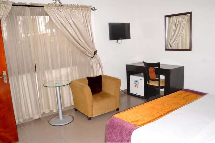 Room 2 of 17