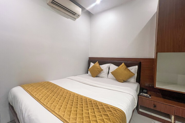 Room 8 of 23
