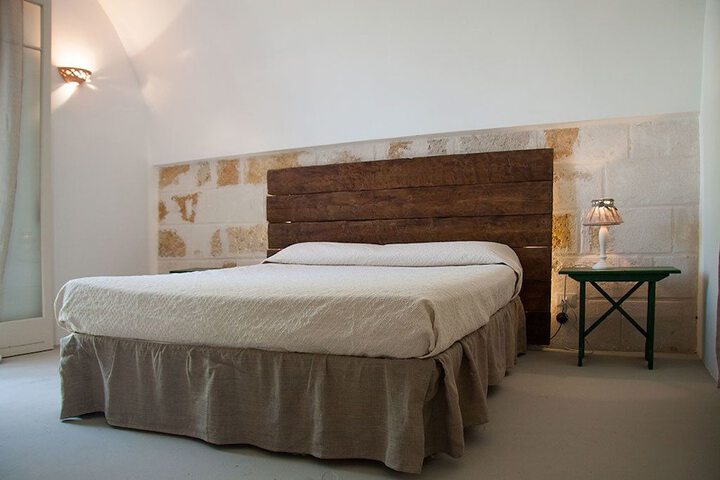Room 5 of 83