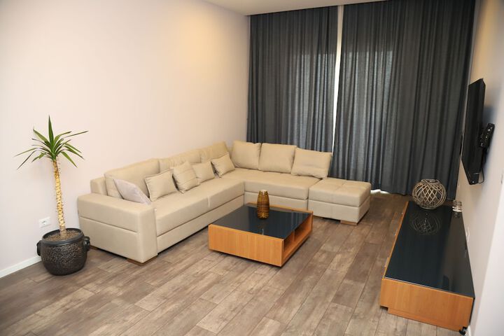 Room 10 of 65