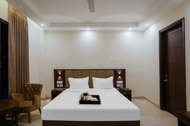 Room 2 of 11