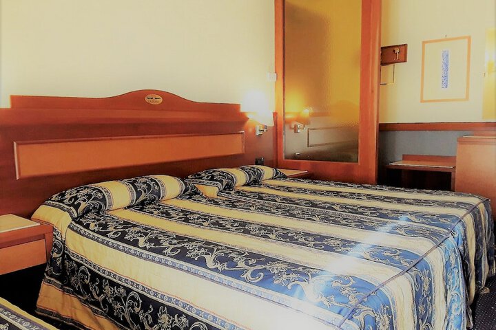 Room 7 of 36