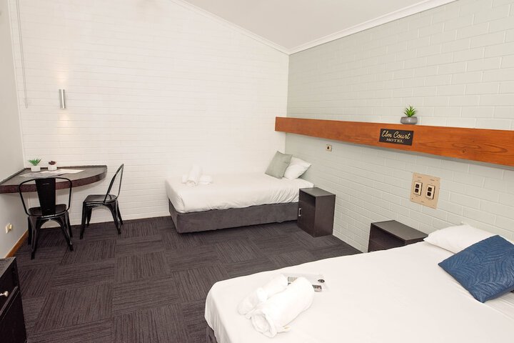 Room 16 of 65