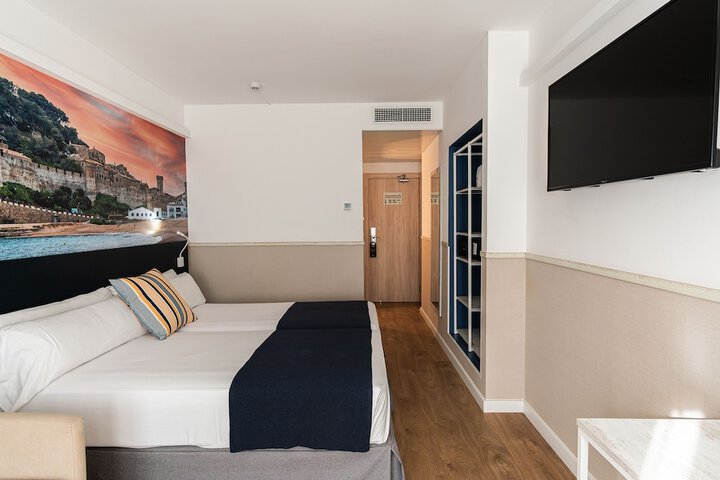 Room 13 of 62