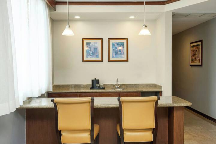 Room 21 of 124