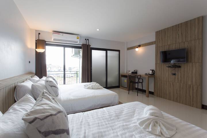 Room 4 of 33