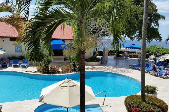 Hotel with Pool