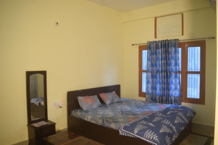Room 3 of 8