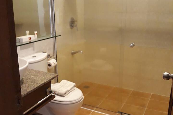 Room 12 of 27