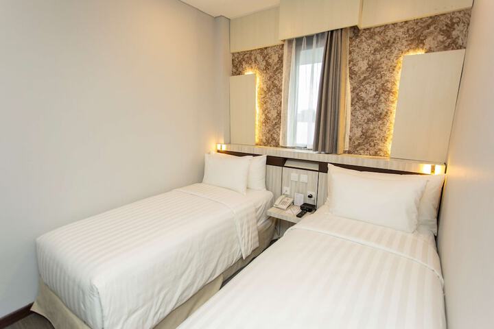 Room 4 of 62