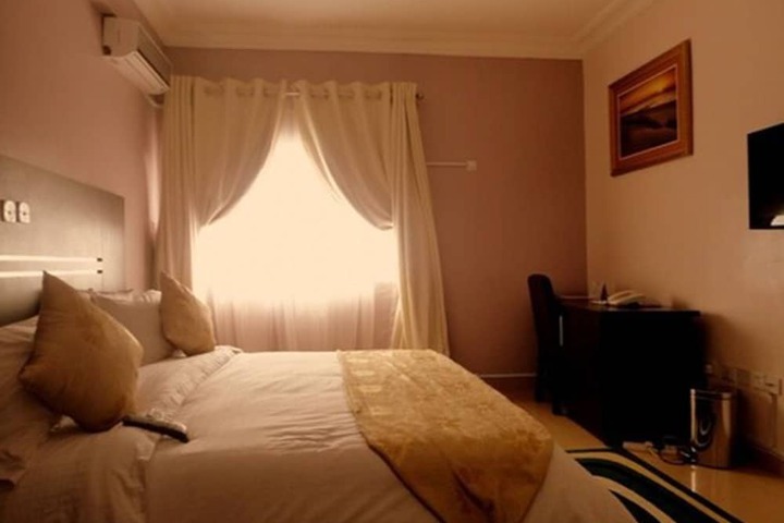 Room 7 of 35