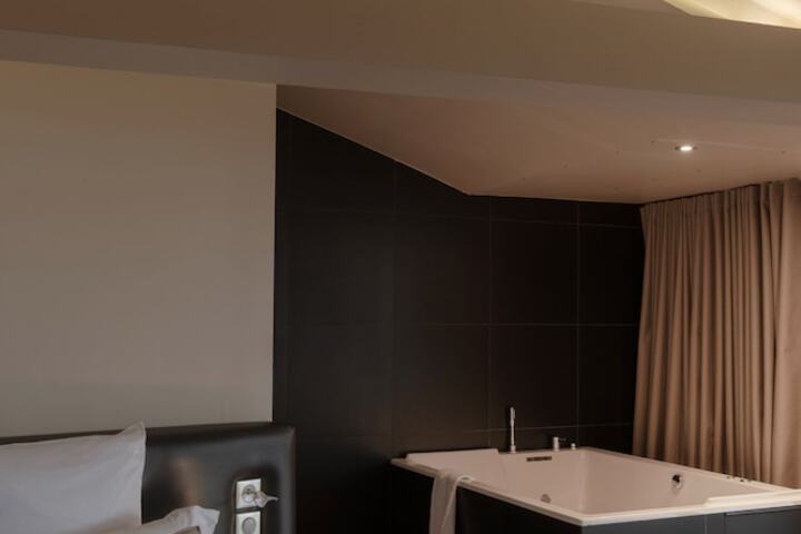 Room 254 of 780