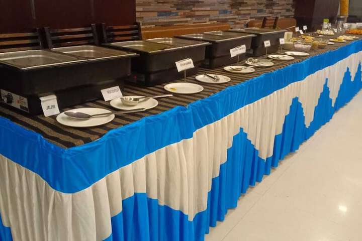 Dining 18 of 22