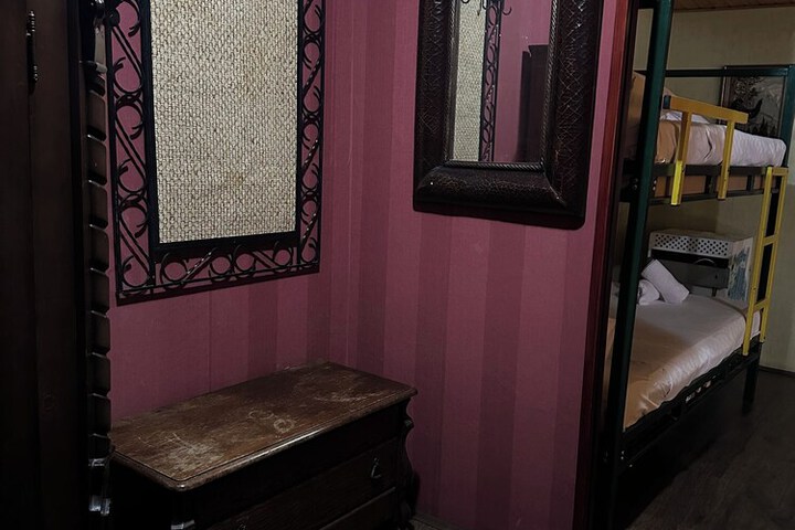 Room 22 of 83