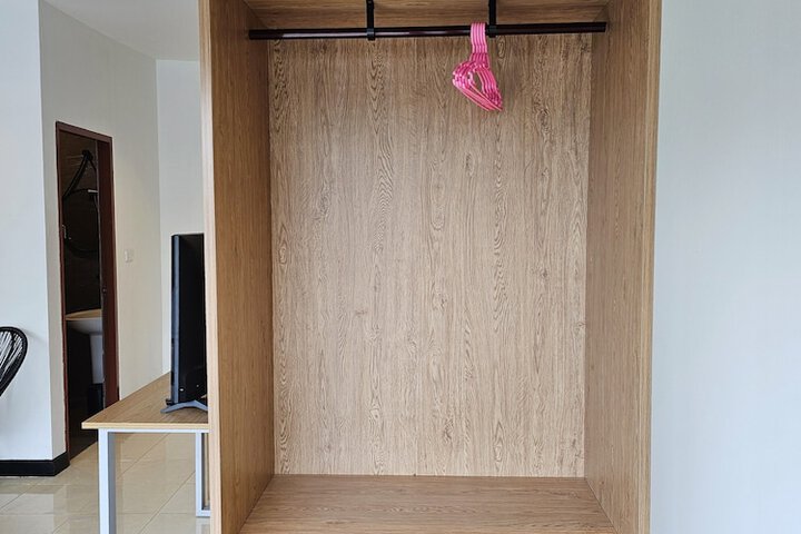 Room 16 of 40