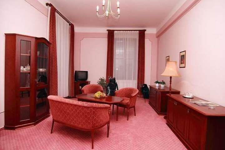 Room 21 of 46