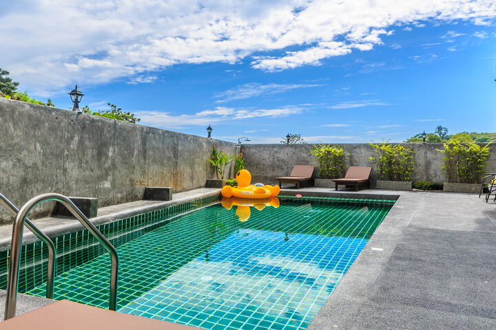 Pool 4 of 5