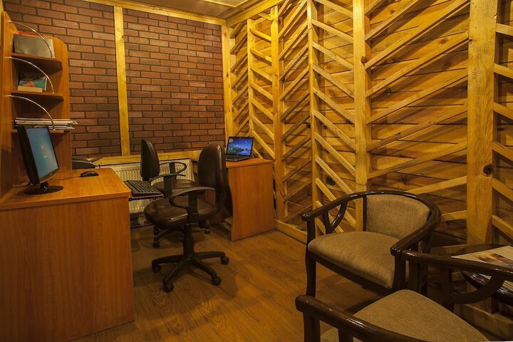 Business Center 25 of 27