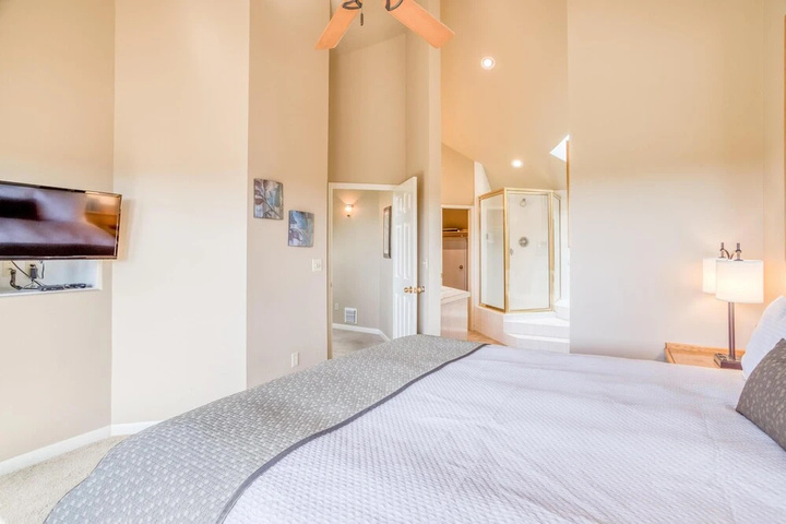 Room 6 of 23